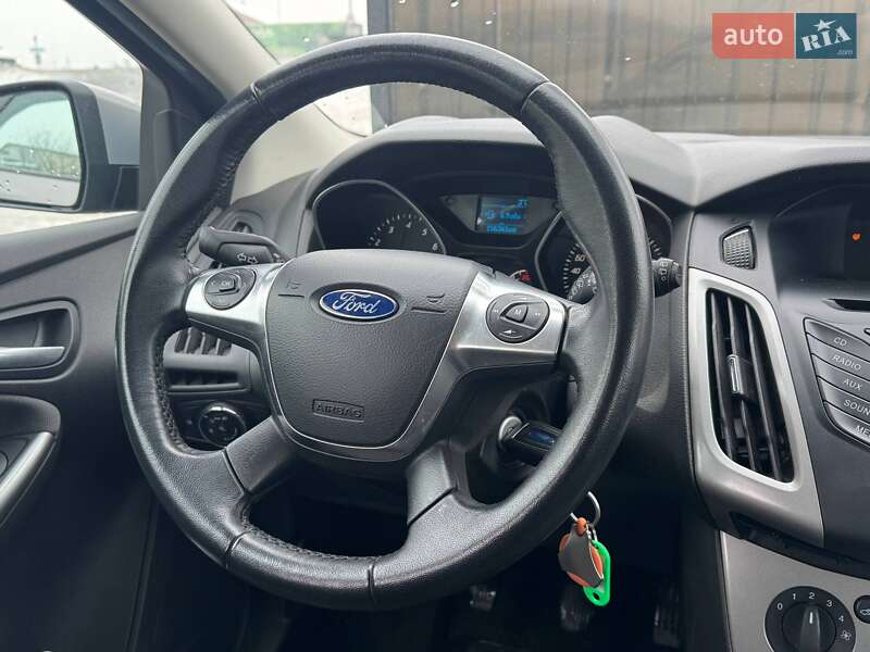 Хэтчбек Ford Focus 2013 в Киеве