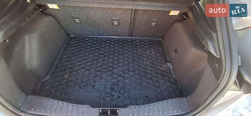 Хэтчбек Ford Focus 2016 в Киеве