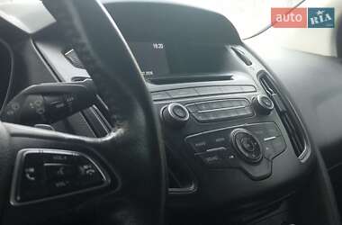 Седан Ford Focus 2015 в Стрию