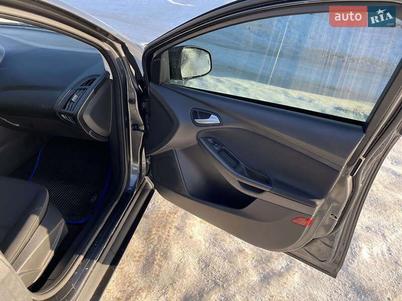 Хэтчбек Ford Focus 2017 в Житомире