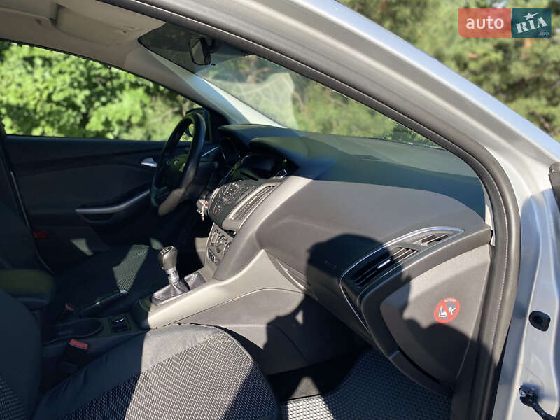 Универсал Ford Focus 2013 в Киеве фото 26 Универсал Ford Focus 2013 в Киеве