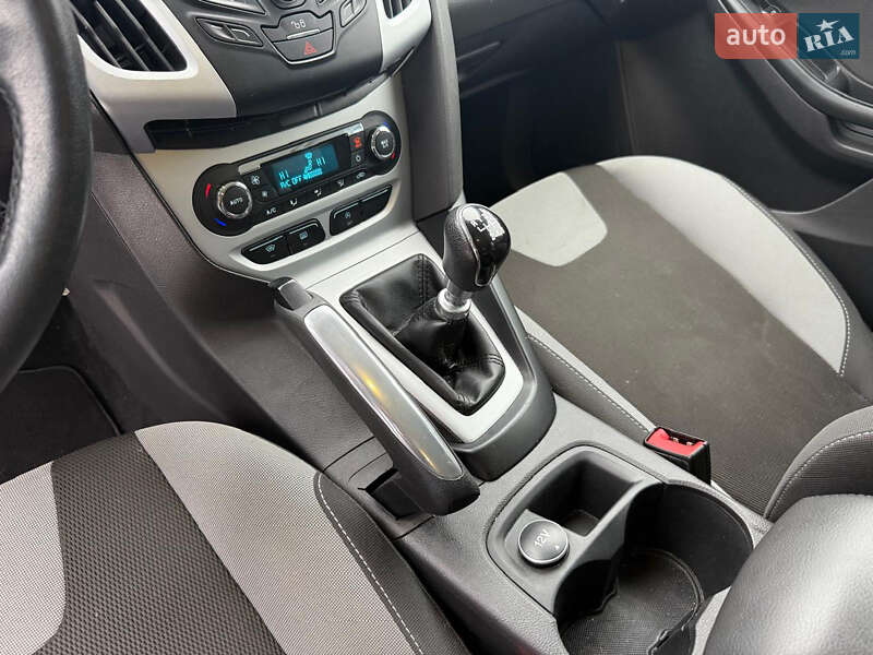 Хэтчбек Ford Focus 2011 в Луцке