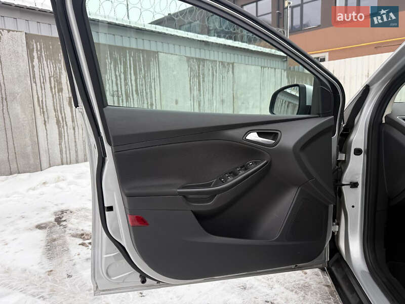 Хэтчбек Ford Focus 2011 в Луцке