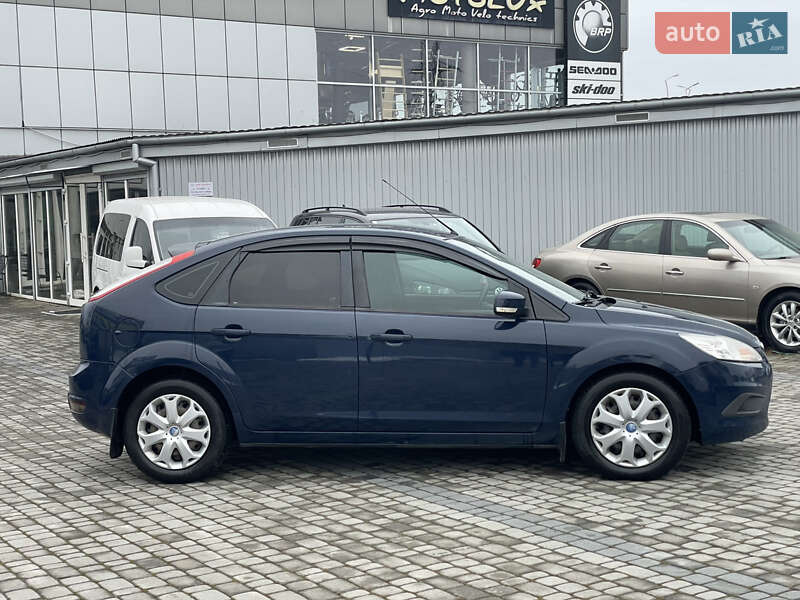 Хэтчбек Ford Focus 2008 в Мукачево