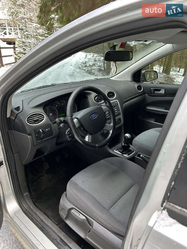 Хетчбек Ford Focus 2006 в Поляниці фото 12 Хетчбек Ford Focus 2006 в Поляниці