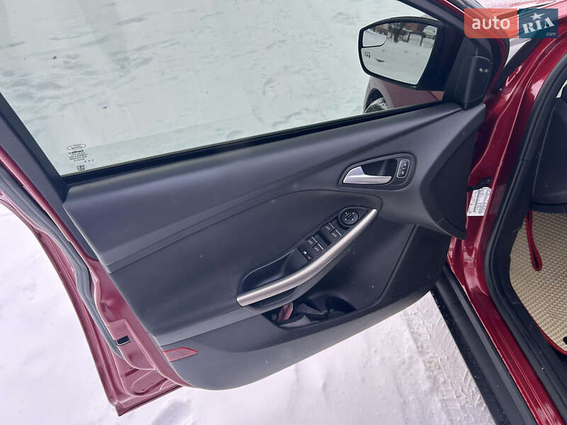 Седан Ford Focus 2015 в Сумах