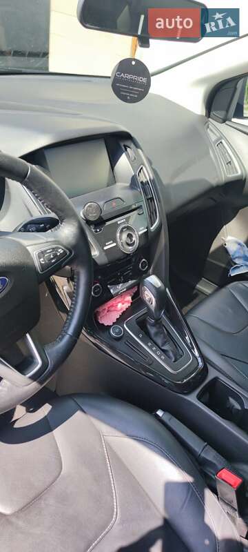 Седан Ford Focus 2015 в Киеве фото 3 Седан Ford Focus 2015 в Киеве