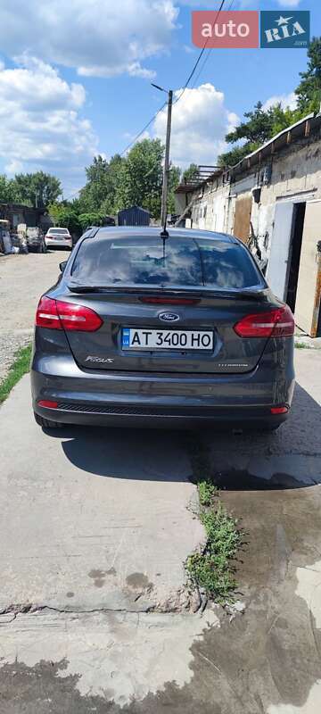 Седан Ford Focus 2015 в Киеве фото 6 Седан Ford Focus 2015 в Киеве