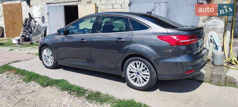 Седан Ford Focus 2015 в Киеве фото 11 Седан Ford Focus 2015 в Киеве