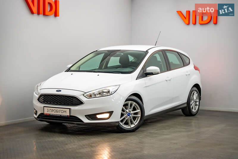 Хэтчбек Ford Focus 2015 в Киеве