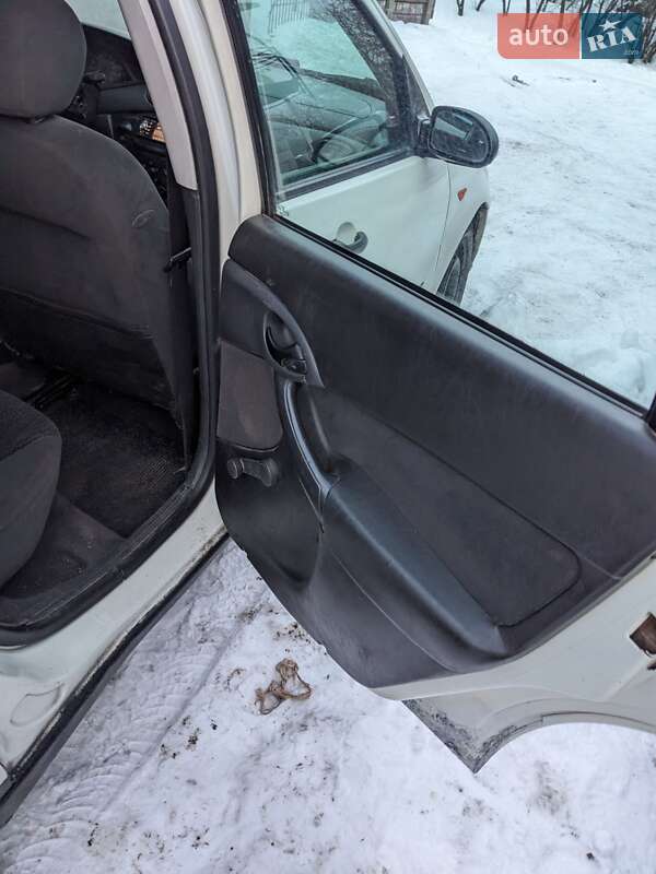 Универсал Ford Focus 1999 в Корце фото 9 Универсал Ford Focus 1999 в Корце