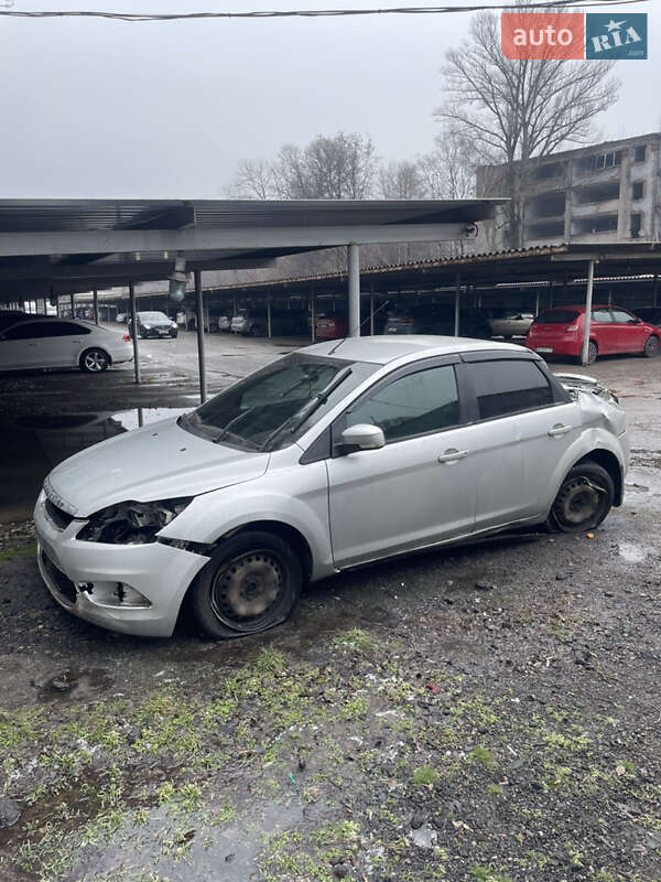 Хэтчбек Ford Focus 2011 в Каменском