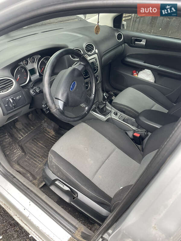 Хэтчбек Ford Focus 2011 в Каменском