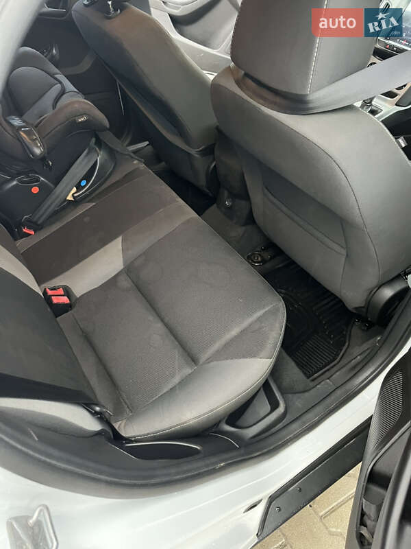 Седан Ford Focus 2013 в Ужгороде фото 11 Седан Ford Focus 2013 в Ужгороде