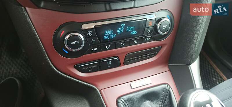 Хэтчбек Ford Focus 2013 в Знаменке фото 13 Хэтчбек Ford Focus 2013 в Знаменке