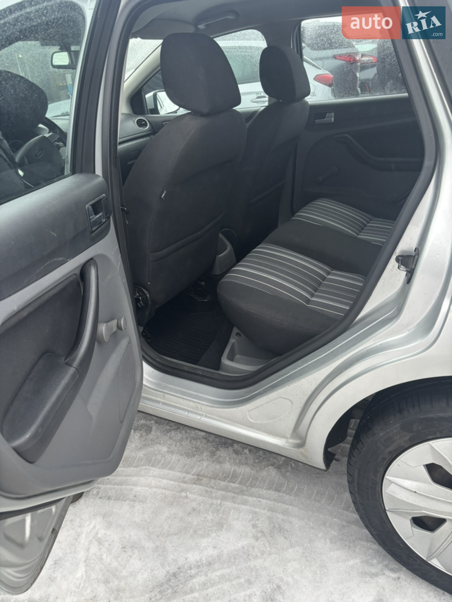 2010 Ford Focus - мініатюра 11
