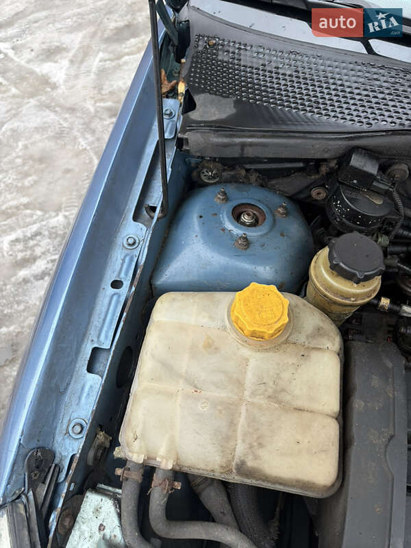 Седан Ford Focus 2001 в Киеве фото 21 Седан Ford Focus 2001 в Киеве