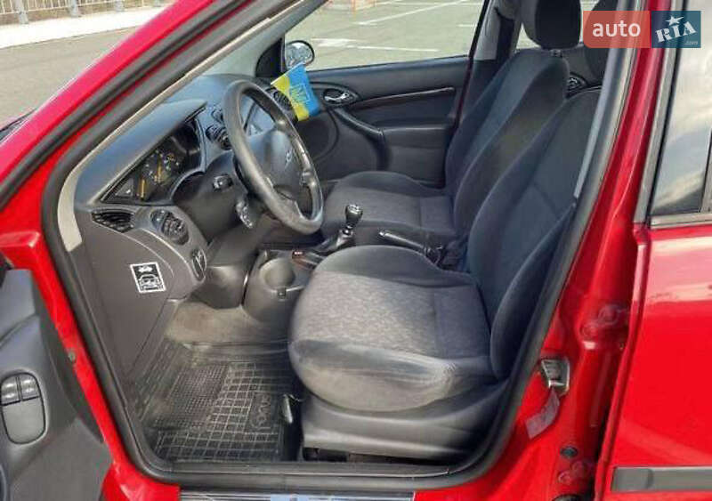 Хэтчбек Ford Focus 1999 в Киеве