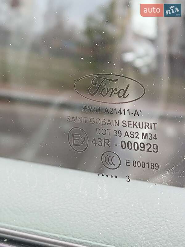 Универсал Ford Focus 2013 в Вишневом фото 9 Универсал Ford Focus 2013 в Вишневом