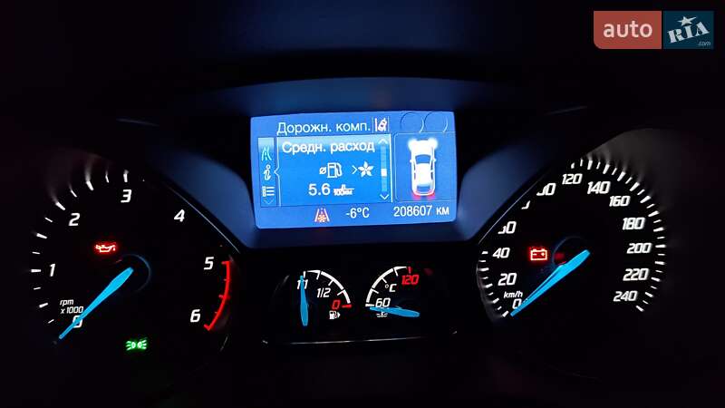 Универсал Ford Focus 2013 в Вишневом фото 15 Универсал Ford Focus 2013 в Вишневом