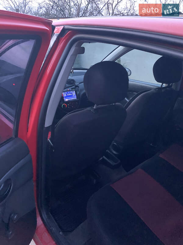 Хэтчбек Ford Focus 2000 в Виноградове фото 8 Хэтчбек Ford Focus 2000 в Виноградове