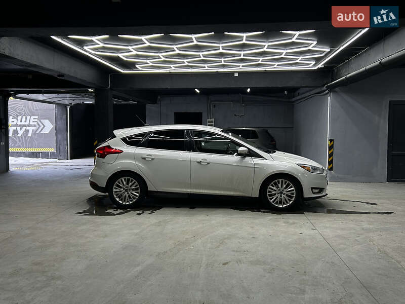 Хетчбек Ford Focus 2016 в Чернівцях