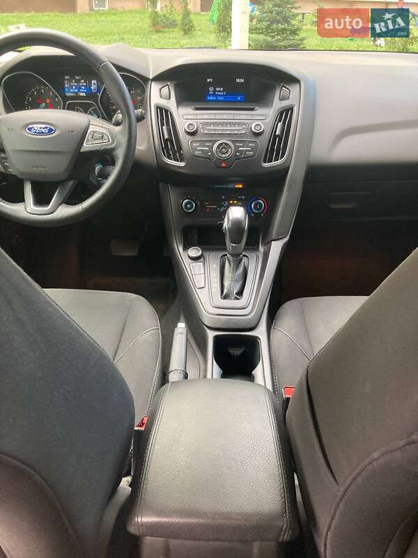 Хэтчбек Ford Focus 2015 в Стрые