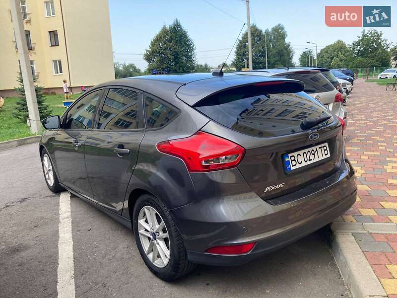 Хэтчбек Ford Focus 2015 в Стрые