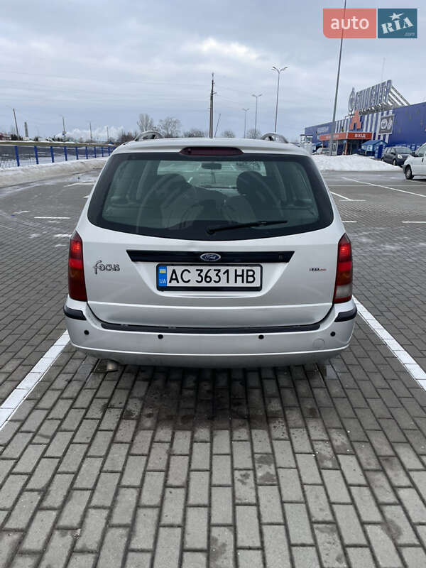 Універсал Ford Focus 2001 в Нововолинську