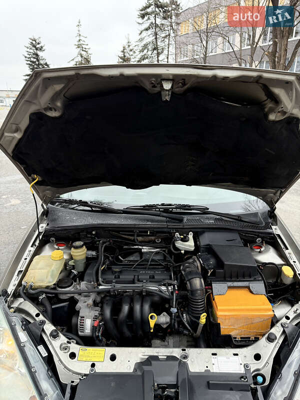 Седан Ford Focus 2003 в Дніпрі