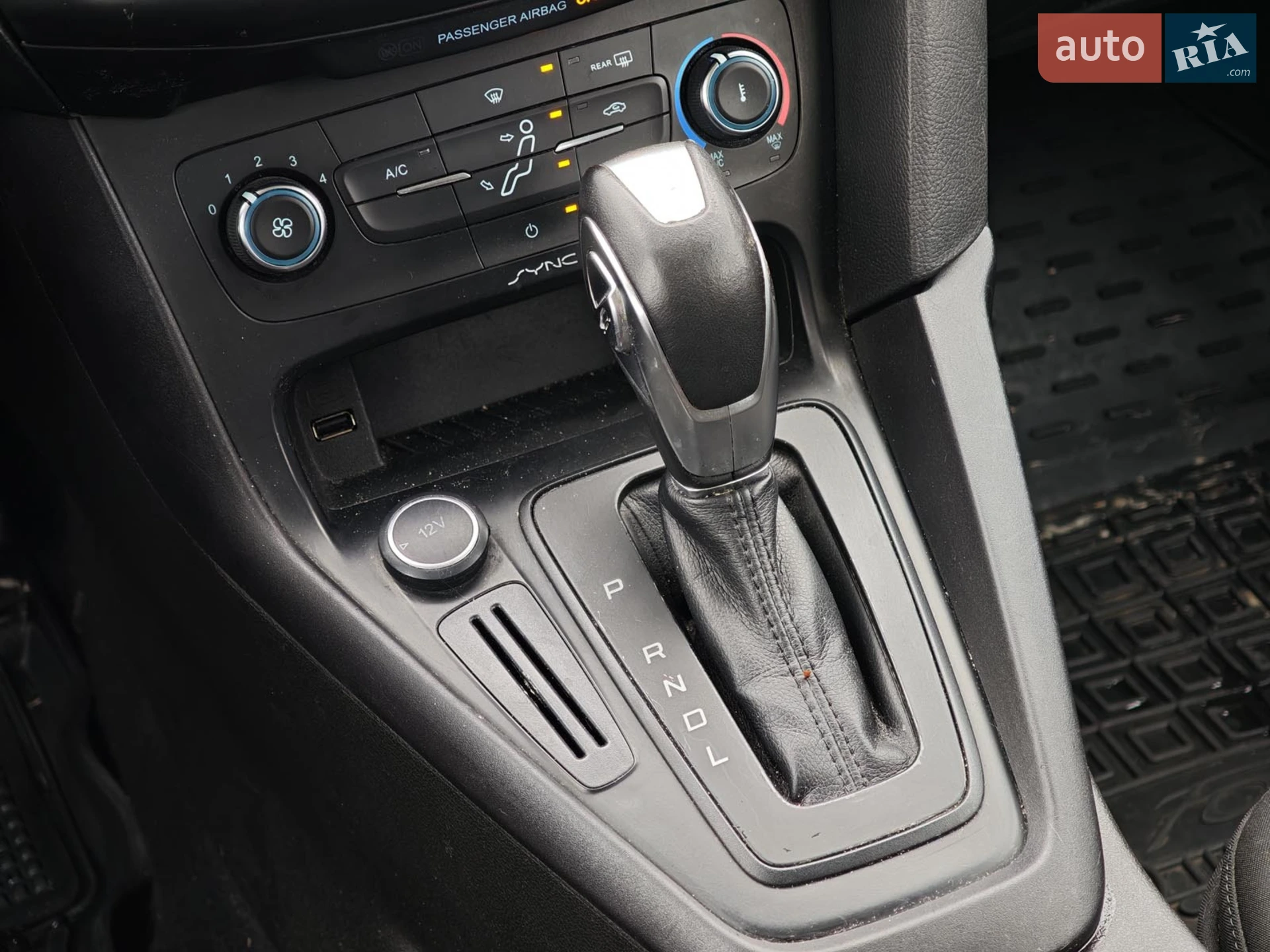2016 Ford Focus - мініатюра 19