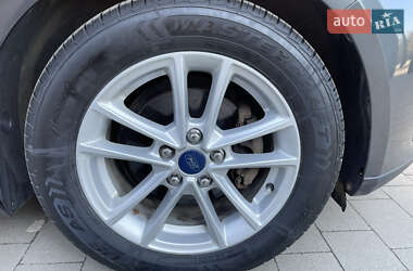 Седан Ford Focus 2017 в Ужгороде