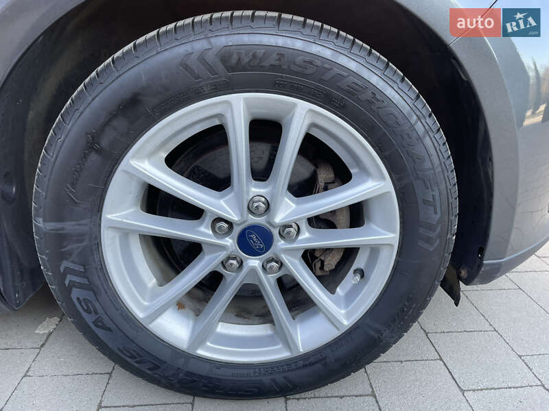 Седан Ford Focus 2017 в Ужгороде