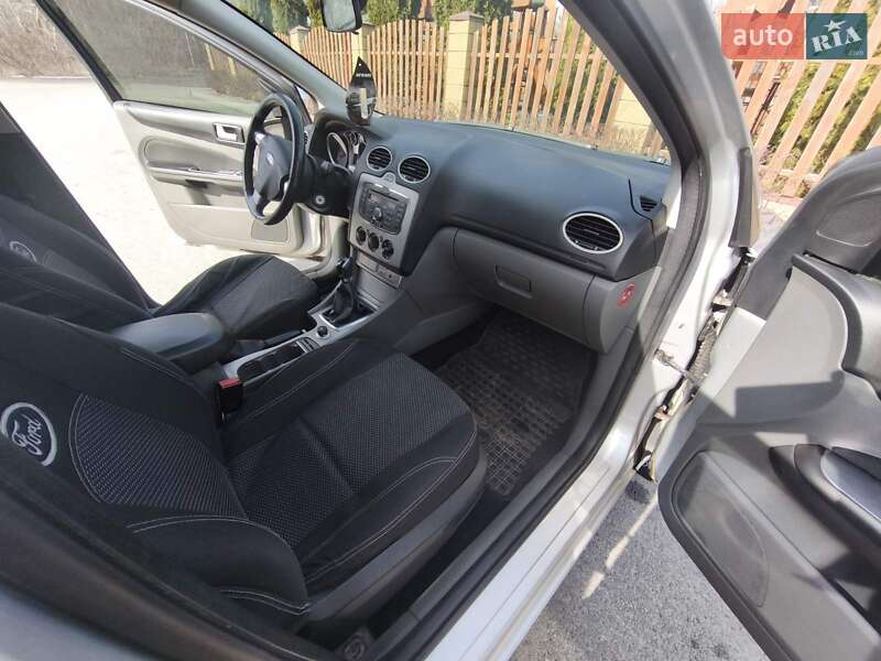 Седан Ford Focus 2010 в Днепре