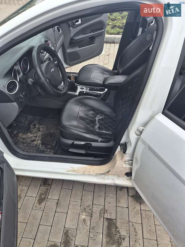 Хэтчбек Ford Focus 2010 в Ивано-Франковске