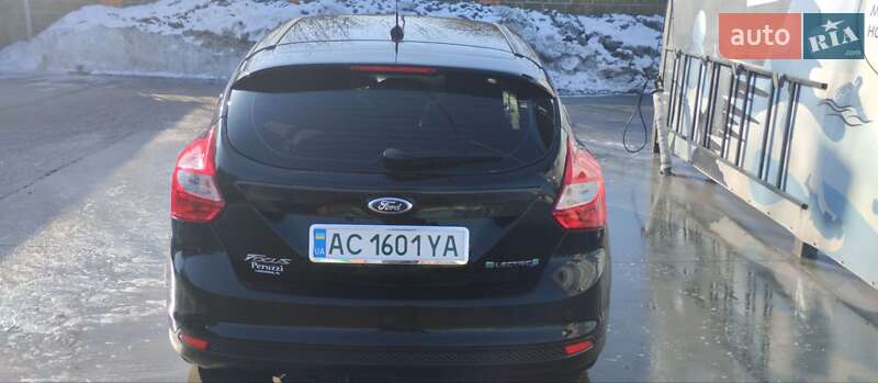 Хетчбек Ford Focus 2012 в Володимирі фото 11 Хетчбек Ford Focus 2012 в Володимирі