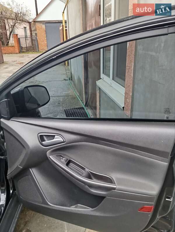 Седан Ford Focus 2014 в Новомосковську фото 2 Седан Ford Focus 2014 в Новомосковську