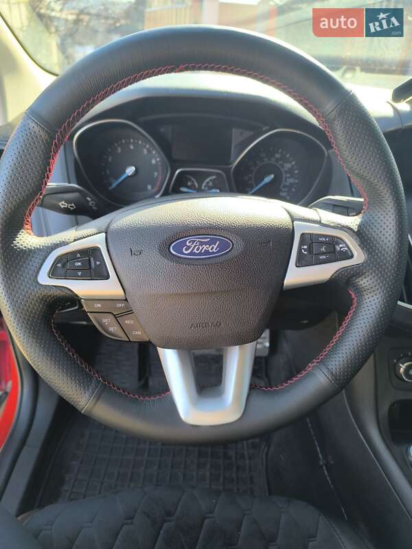 Седан Ford Focus 2015 в Подільську