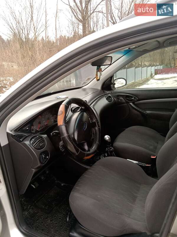 Универсал Ford Focus 2003 в Черновцах