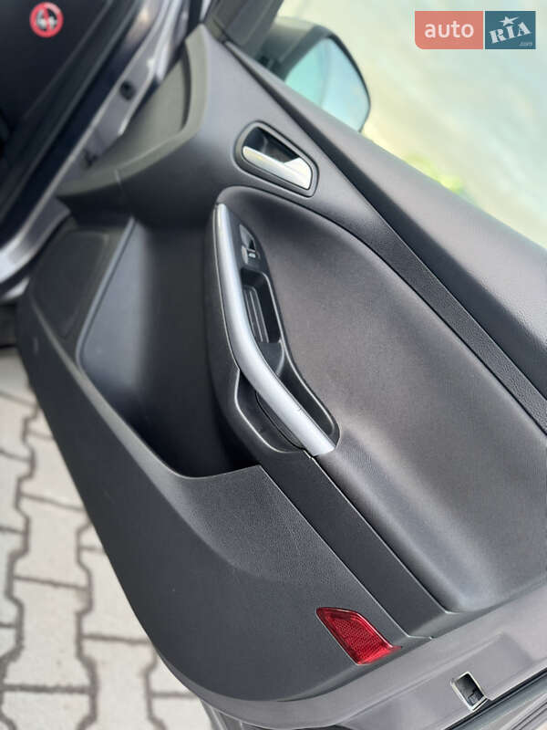 Универсал Ford Focus 2012 в Нововолынске