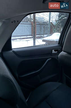 Хэтчбек Ford Focus 2005 в Львове