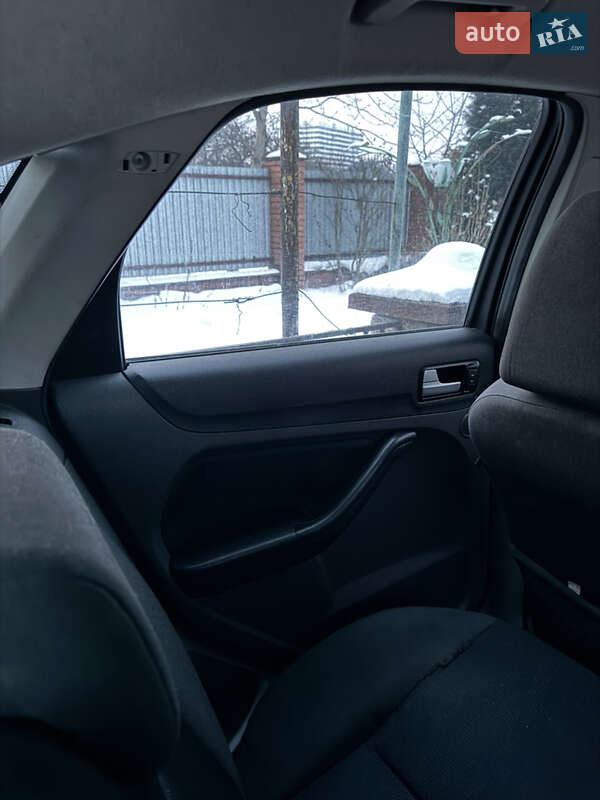 Хэтчбек Ford Focus 2005 в Львове