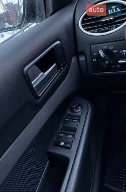 Хэтчбек Ford Focus 2005 в Львове