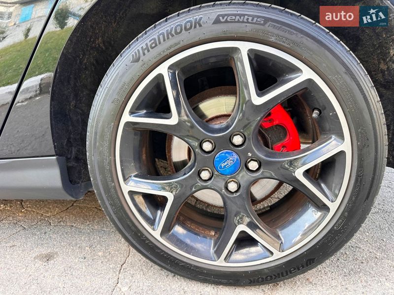 Хэтчбек Ford Focus 2012 в Запорожье