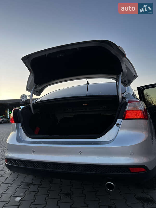 Седан Ford Focus 2011 в Луцке