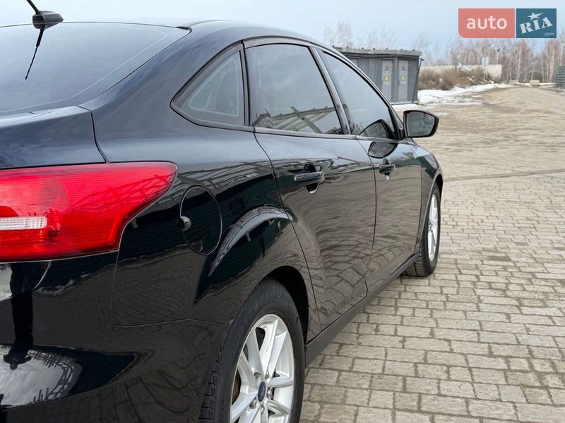 Седан Ford Focus 2015 в Бучі