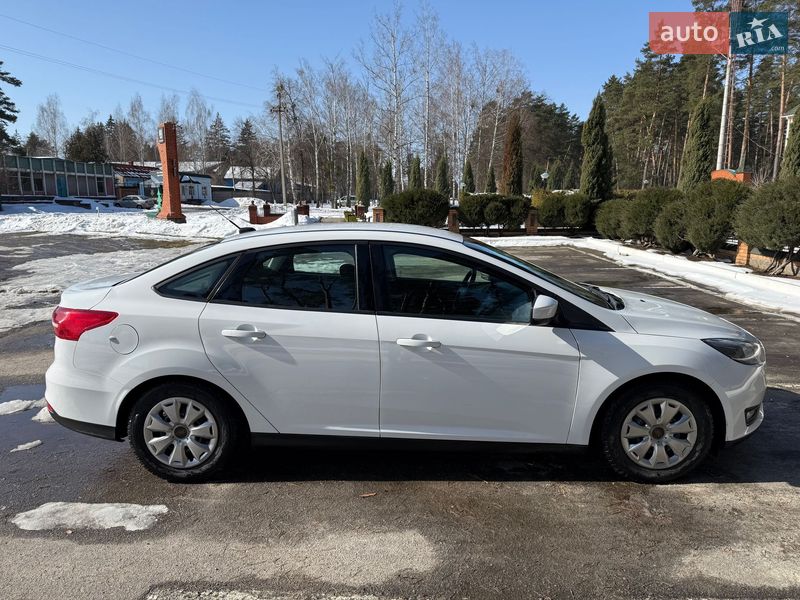 Седан Ford Focus 2018 в Лебедине