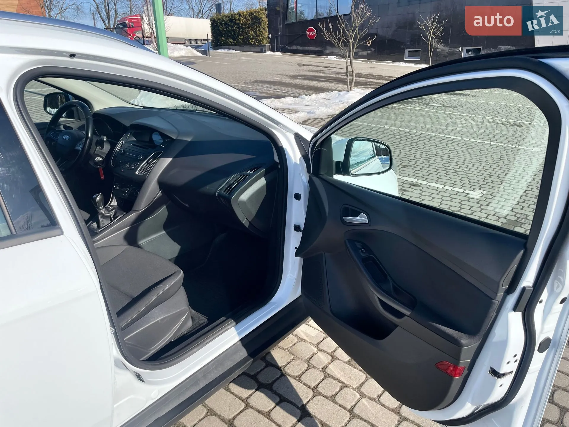 2018 Ford Focus - мініатюра 16
