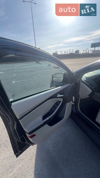 Седан Ford Focus 2011 в Львове