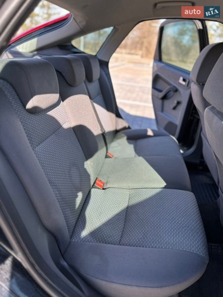 Хетчбек Ford Focus 2006 в Самборі